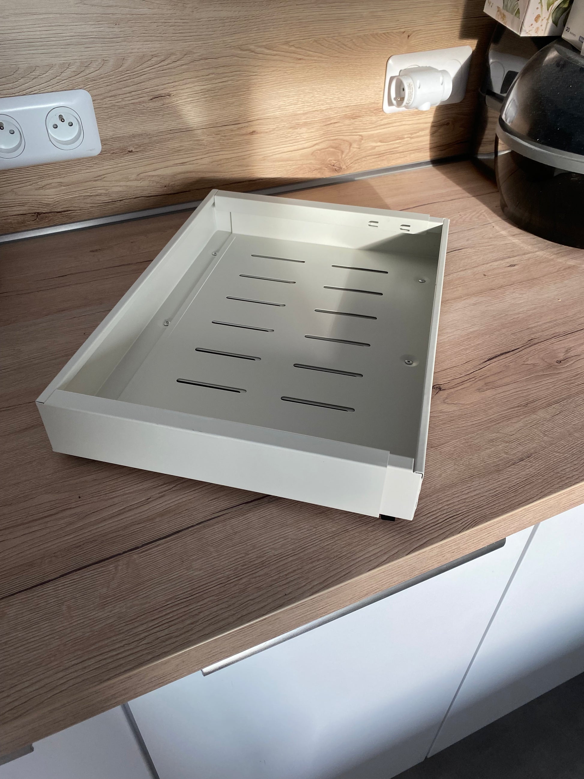 Tiroir coulissant modulable pour placard - avec ou sans fixation (inclus)