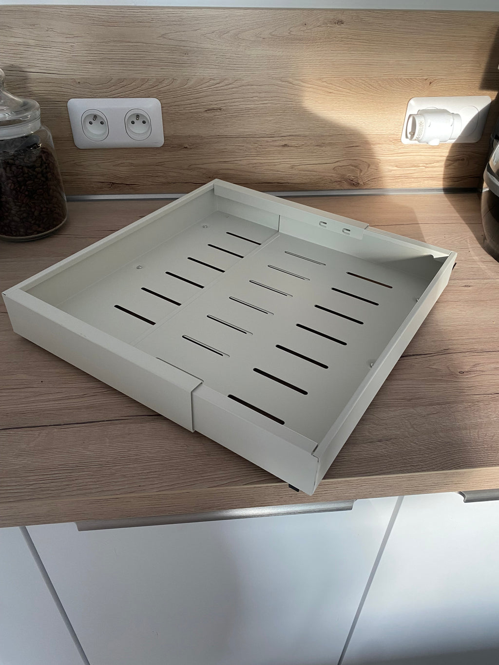 Tiroir coulissant modulable pour placard - avec ou sans fixation (inclus)