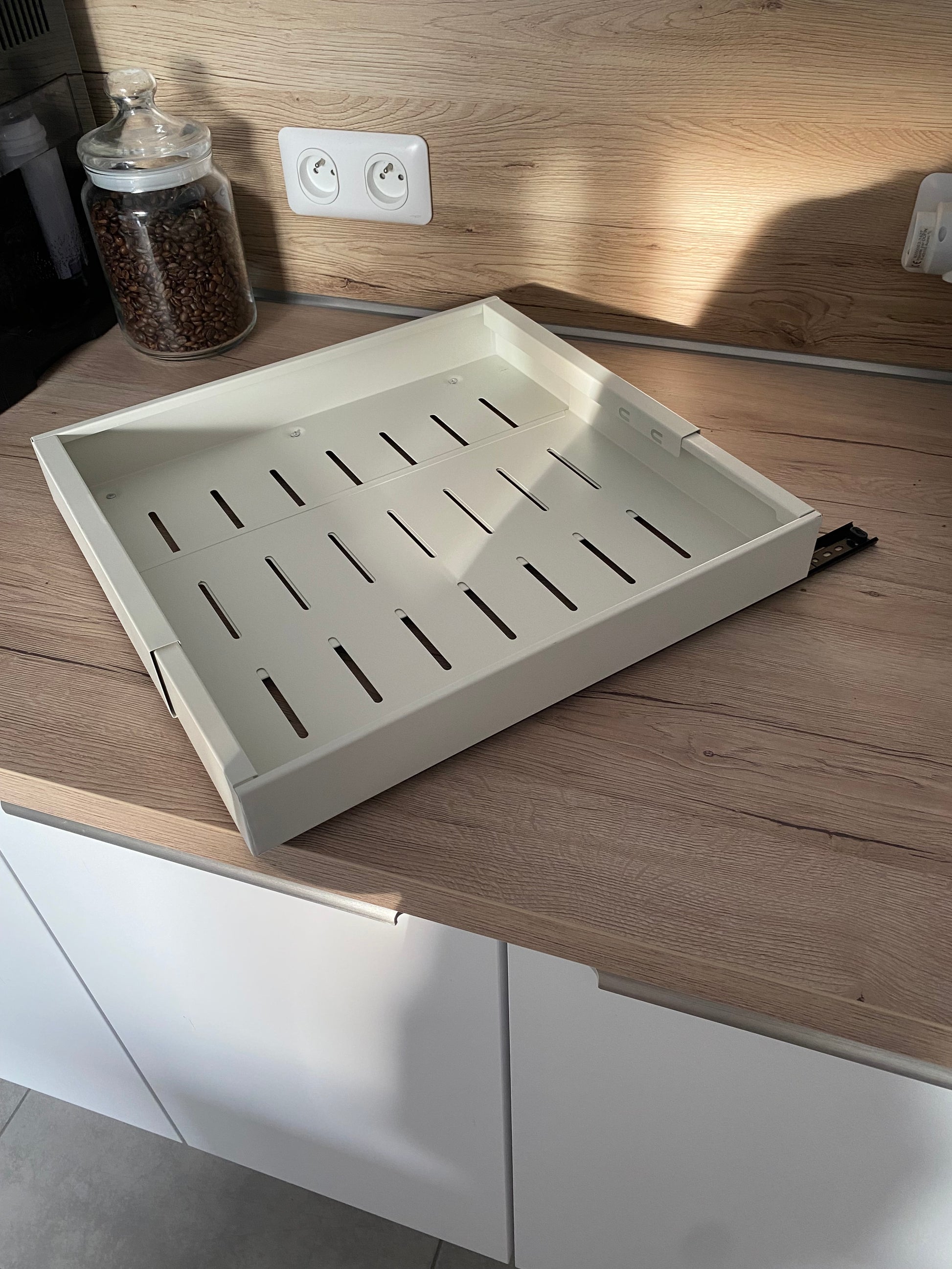 Tiroir coulissant modulable pour placard - avec ou sans fixation (inclus)